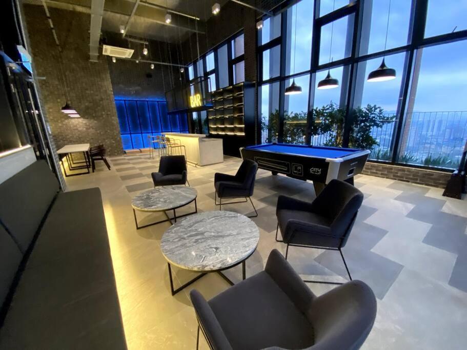Apartment Stylish Near Mid Valley