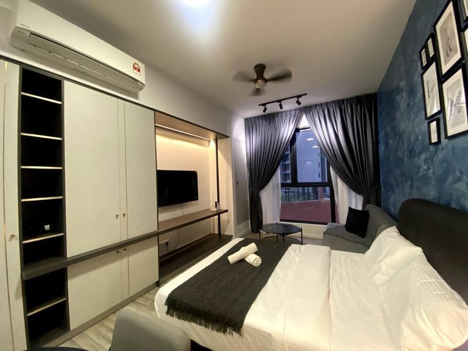 Apartment Stylish Near Mid Valley *