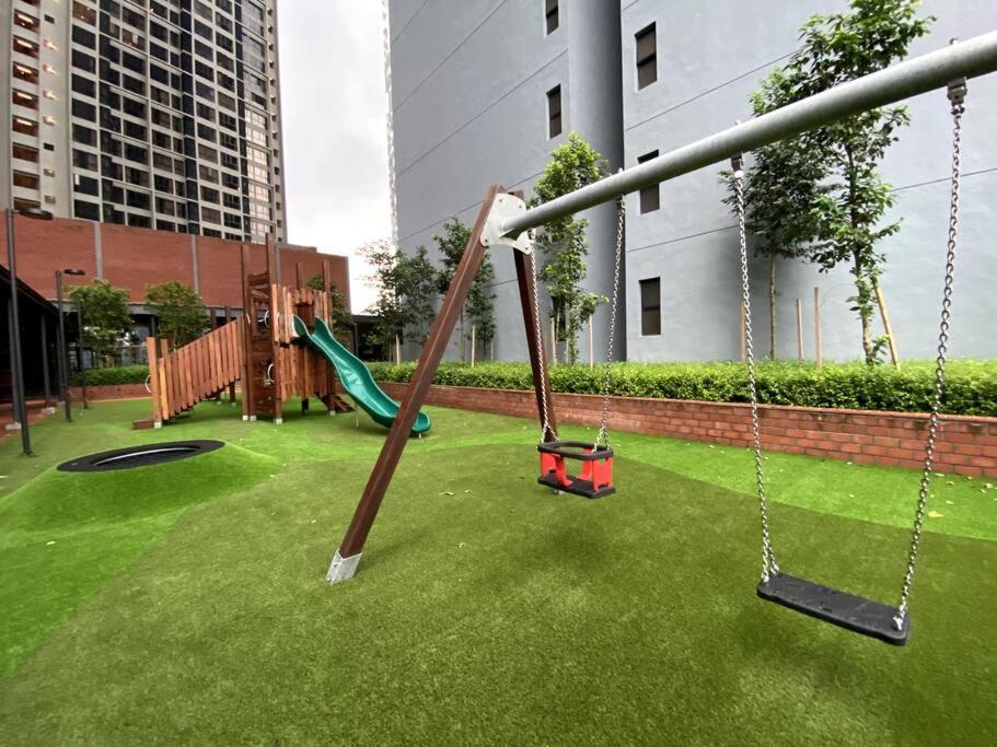 Stylish Near Mid Valley Apartment