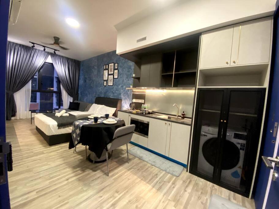 Stylish Near Mid Valley *