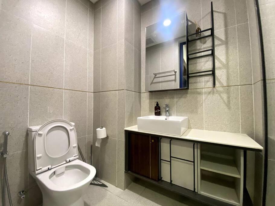 Stylish Near Mid Valley
