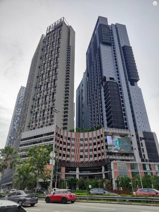 Stylish Near Mid Valley Pangsapuri Kuala Lumpur
